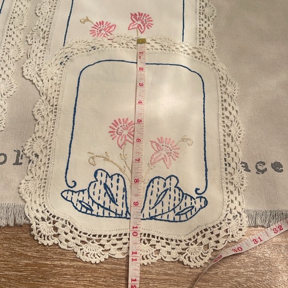 Vintage Linen, Set of 3/ Embroidered/ Handmade - Picture 6 of 8